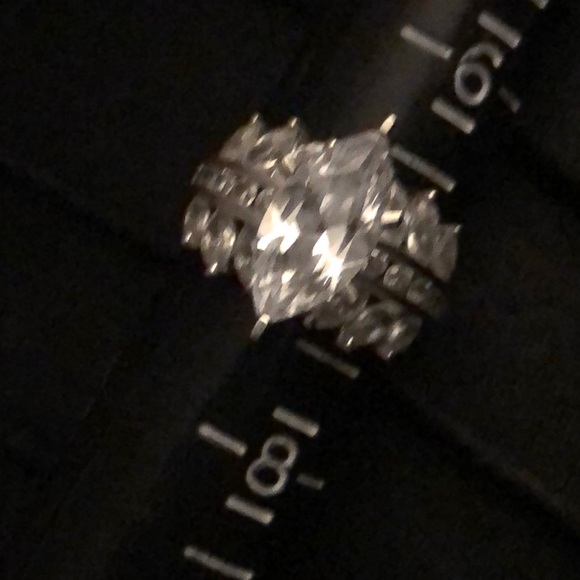 10k ring Sz 7 - Picture 2 of 5